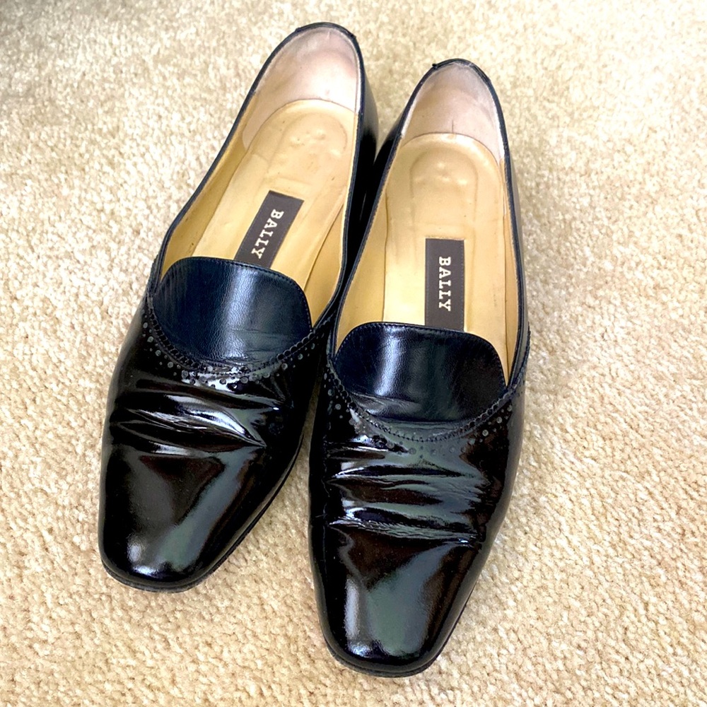 Vintage Bally navy leather and patent loafer, 6.5